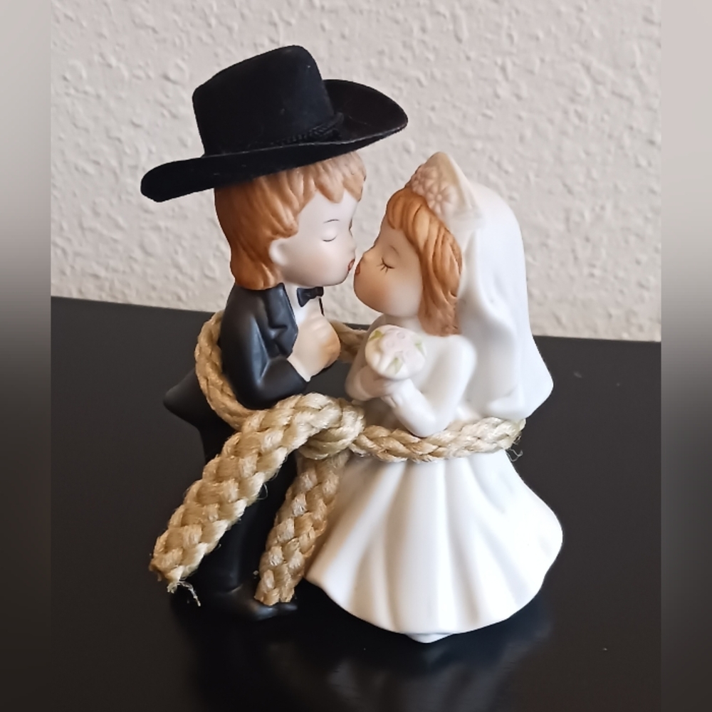 LEFTON EXCLUSIVES CHINA BRIDE & COWBOY GROOM KISSING WEDDING COUPLE HAND PAINTED